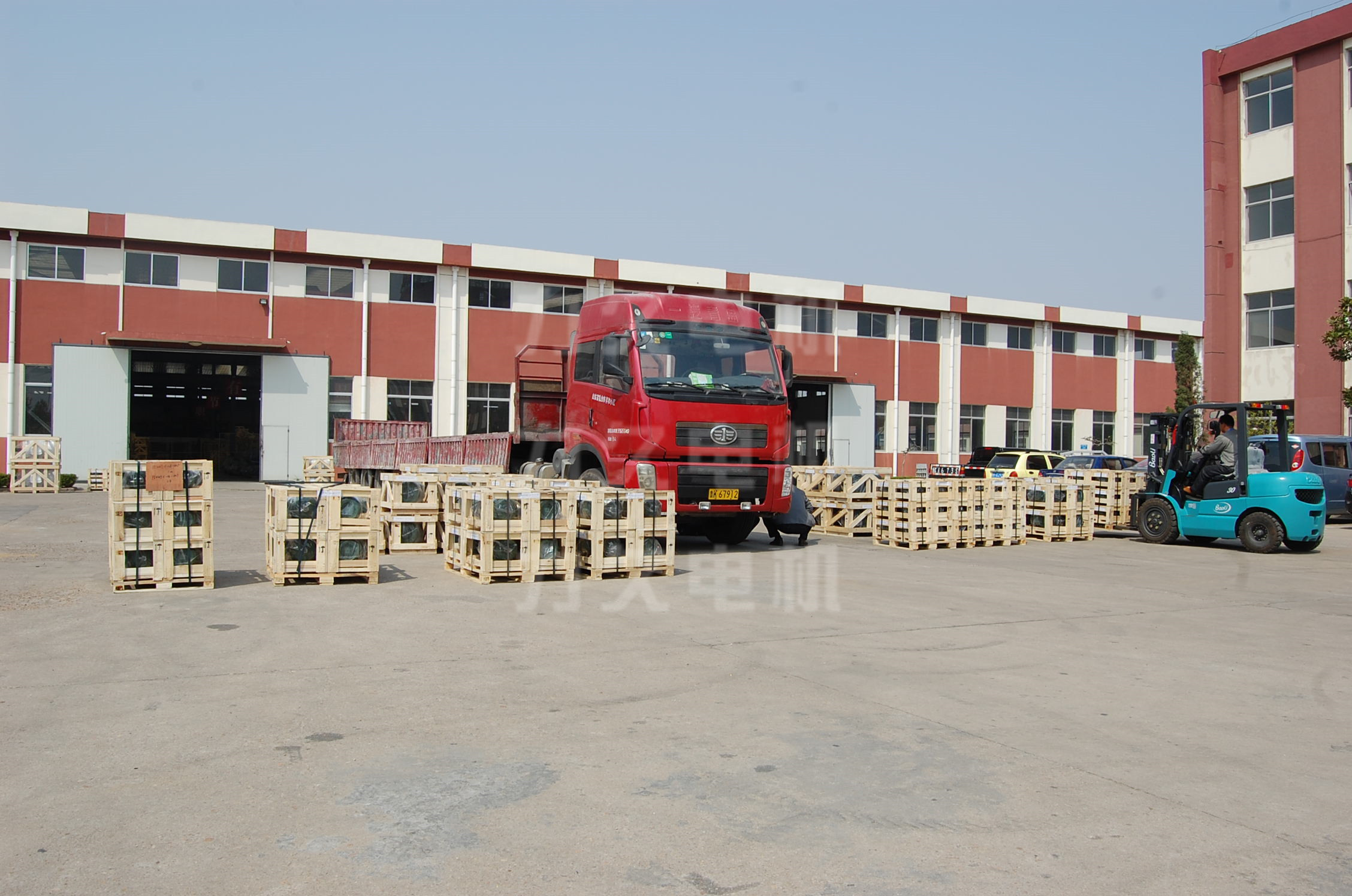力久電機(jī)產(chǎn)品裝車(chē)